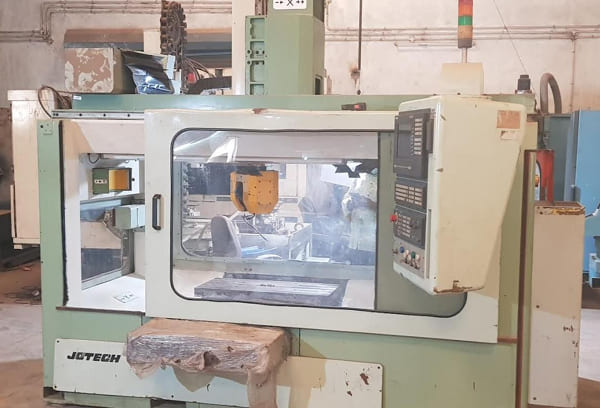 Vertical Machining Center